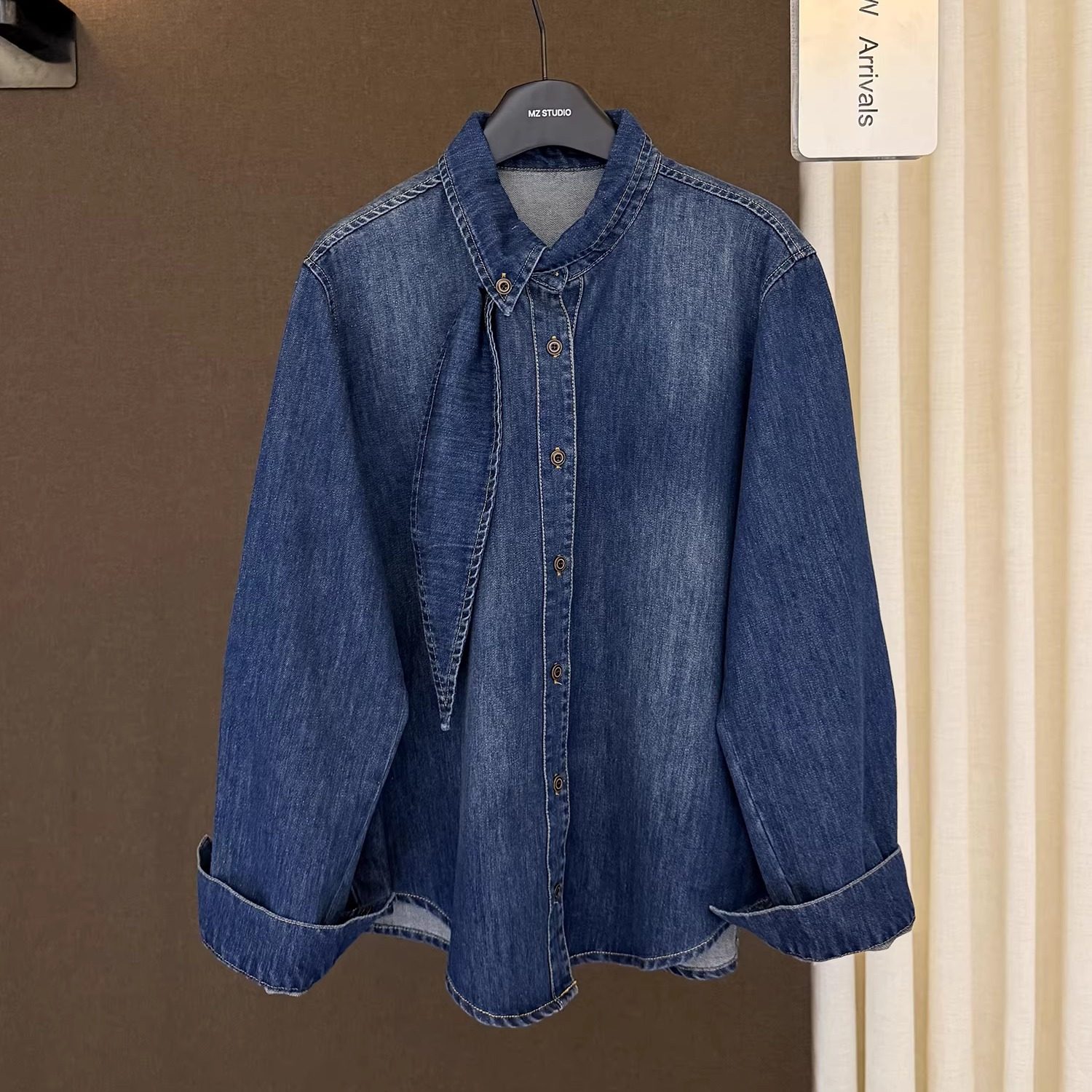 高端欧货冬季新款不规则领口飘带设计渐变水洗长袖牛仔衬衫外套女,女装/女士精品,衬衫,淘宝优惠券,粉丝福利购,淘宝优惠卷