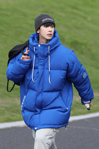 情侣大码高品质90%标白鸭绒2024冬休闲潮连帽羽绒服男YR05P298图片