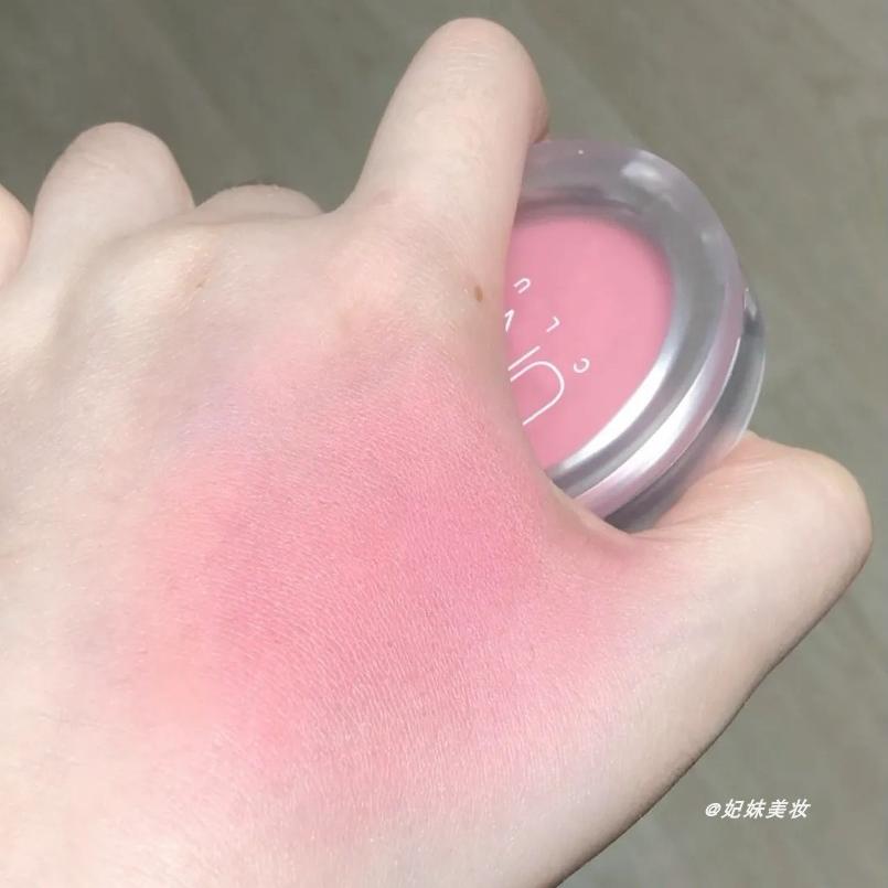 这块真的嫩过韩国女高中生 嫩粉色橄榄皮用哑光UNNY腮红G202