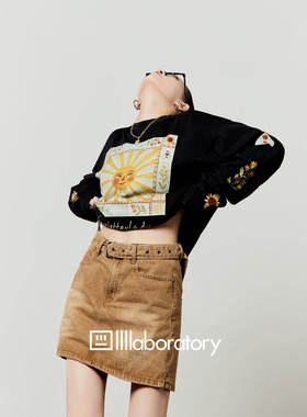 「周里物出品」黑色T恤女2026春季新款太阳颂印花休闲宽松感长袖