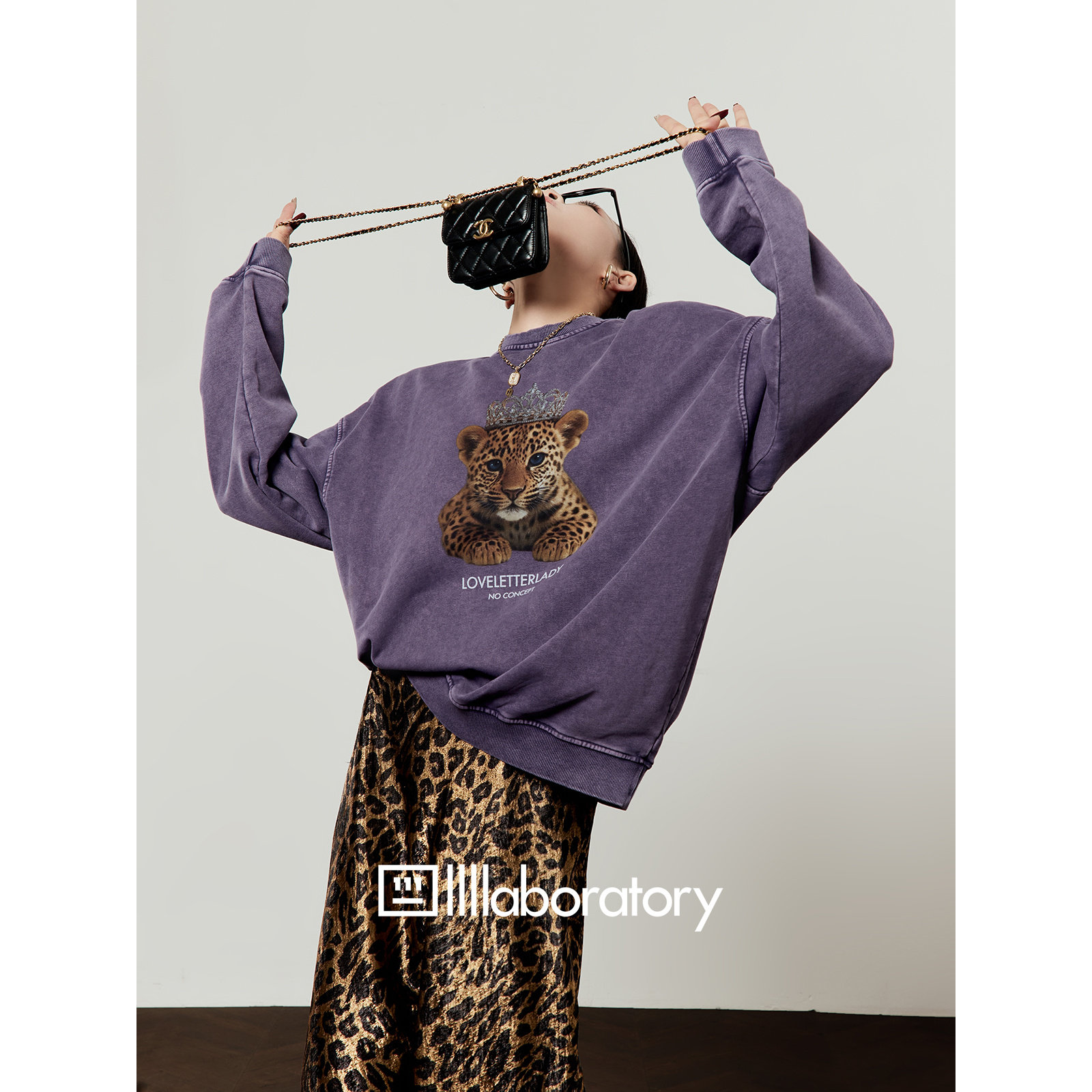 周里物出品「寿星小豹」蜡染暗紫卫衣女2026春季新款宽松圆领上衣,女装/女士精品,卫衣/绒衫,淘宝优惠券,粉丝福利购,淘宝优惠卷