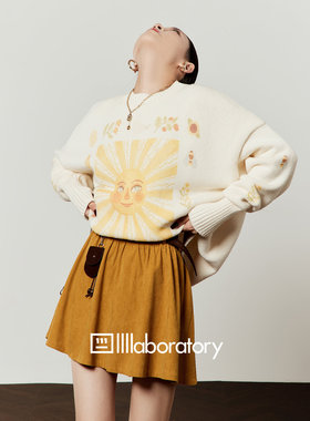 周里物出品「太阳颂」白色毛衣女2026春季新款印花休闲风针织上衣