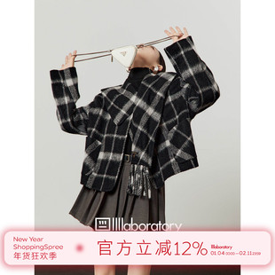 周里物/黑色外套女2025冬季新款围巾领格子宽松气质短款毛呢上衣