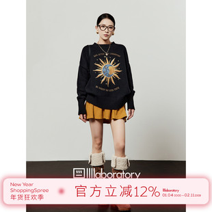 周里物出品「蓝月太阳」黑色毛衣女2026春季新款印花宽松针织上衣