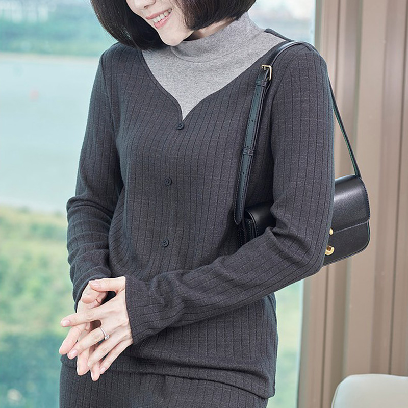 品牌半高领打底衫女高档拼色小衫