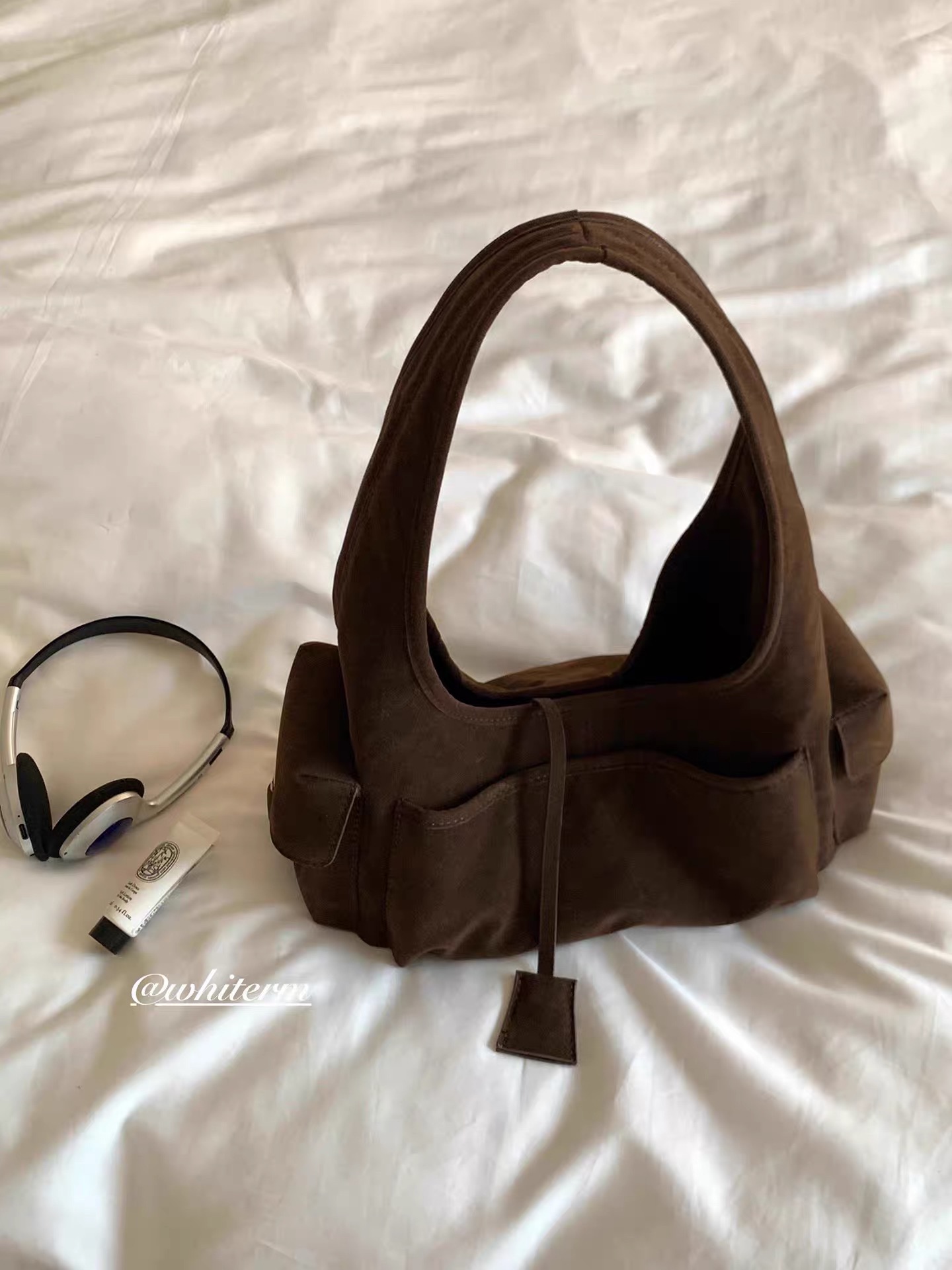 韩版秋冬新款ins小众设计女包高级感复古鹿皮绒多口袋单肩手提包