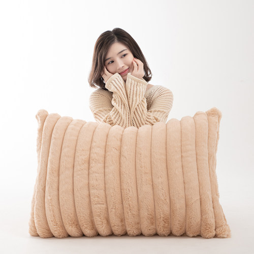 2025新款兔毛绒奶油风抱枕沙发客厅靠垫抱枕套长方形大靠背垫靠枕