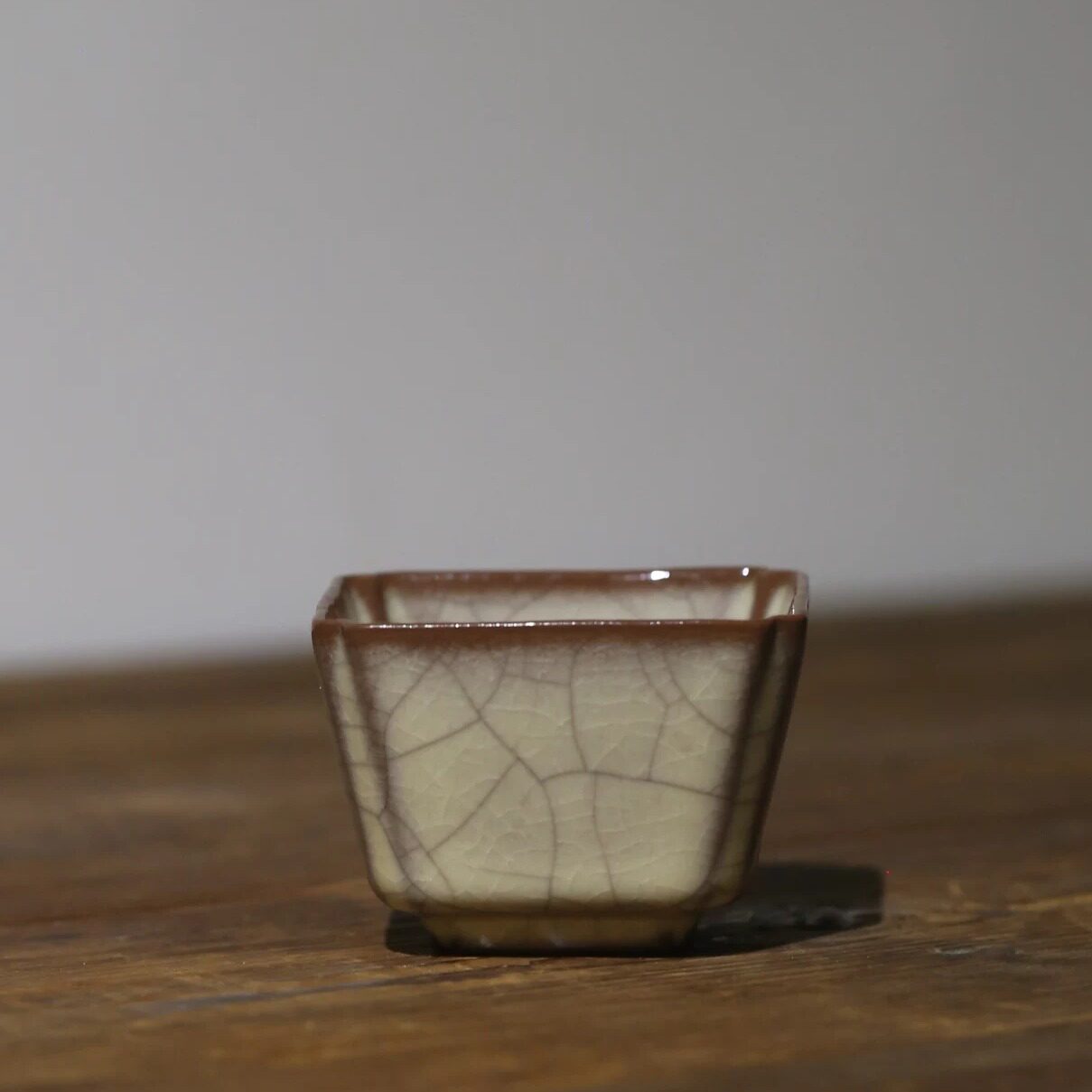 龙泉青瓷传世哥窑茶杯复古开片纹养线茶具家用单色釉四方杯礼盒装图片