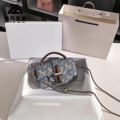 复古相机包女2025新款包包轻奢小众高级感通勤手提包斜挎包包潮