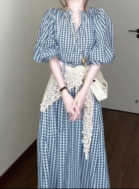 高级感中长款泡泡袖连衣裙女2026夏季新款复古格子法式气质长裙