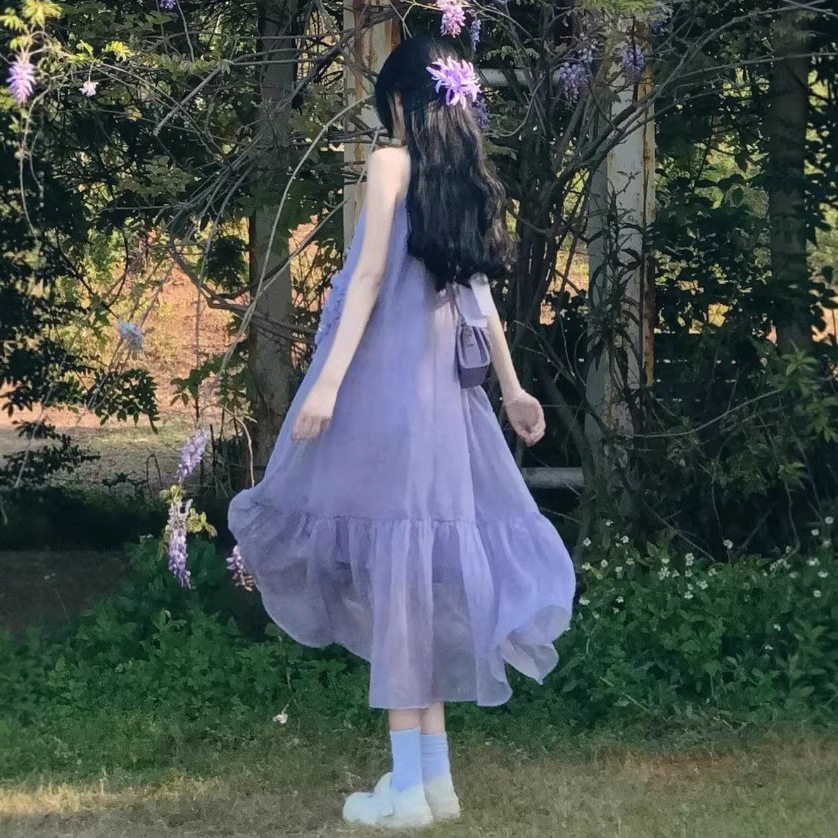 紫色高级感法式挂脖连衣裙女夏季新款显瘦长裙子海边度假风吊带裙