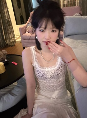 一只豌豆纯欲微透白色法式冬日反差感jue美内搭蕾丝钩花背心吊带