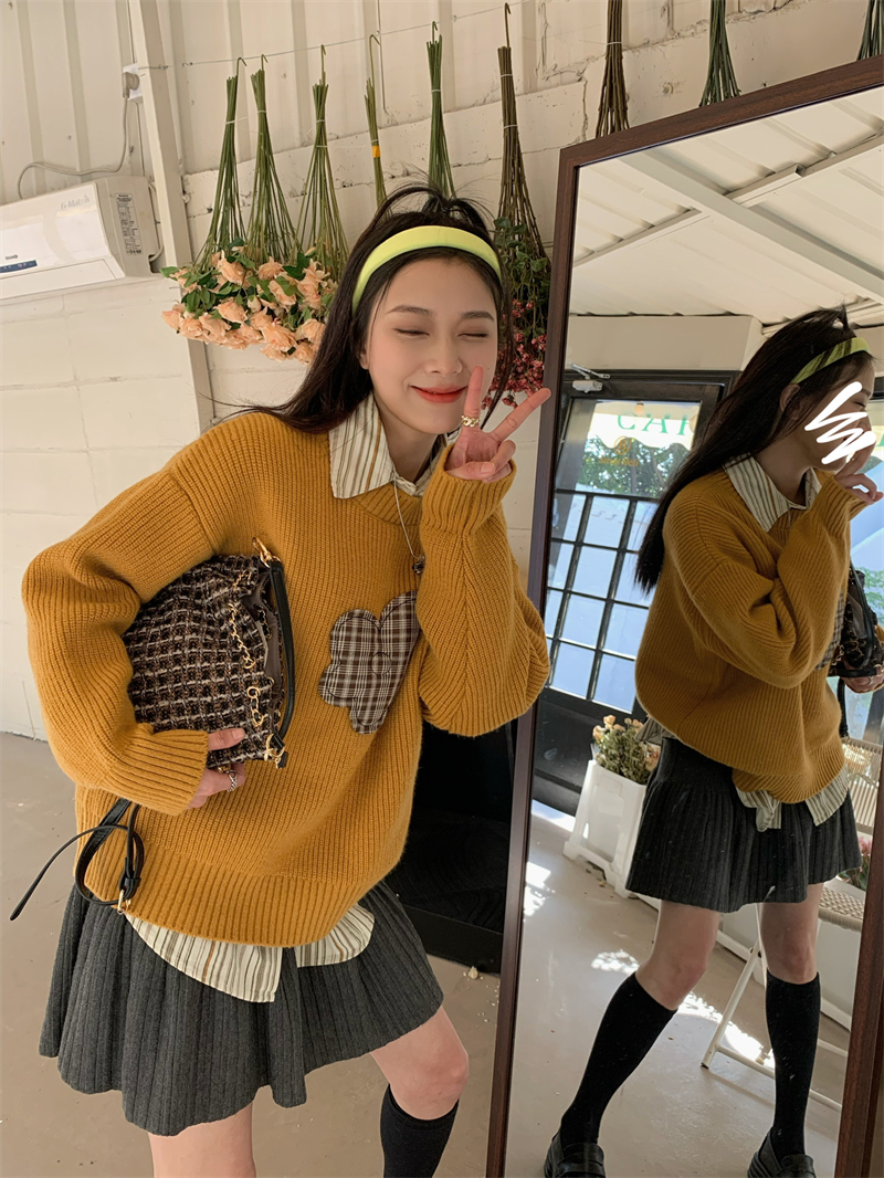 2022春季新款 格纹花花毛衣+针织百褶短裙+条纹长袖衬衫