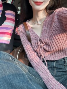 筱姿甜辣妹V领绑带垫肩长袖针织衫女秋冬新款气质高级感时髦毛衣