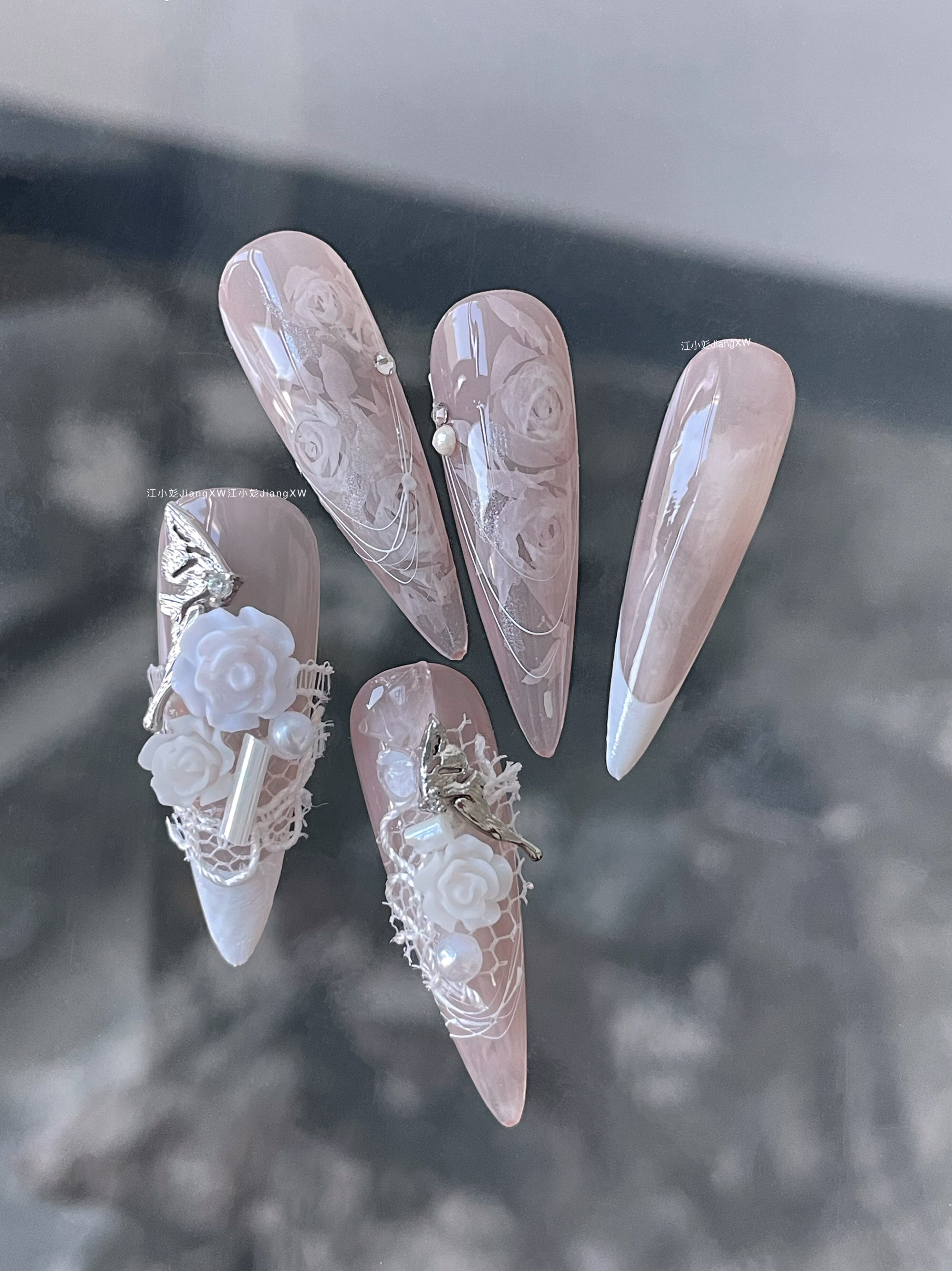 江小彣 原创白色系水彩玫瑰美甲款式可做婚甲 穿戴甲定制