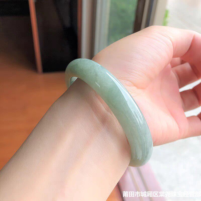 翡翠手镯冰种天空蓝玉石玉镯子窄条天然缅甸淡绿色翡翠玉手镯子女