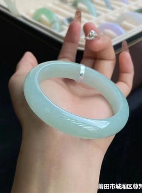 天然缅甸手镯冰种老坑阳绿玉手镯浅绿飘花翡翠正圈玉镯子女款