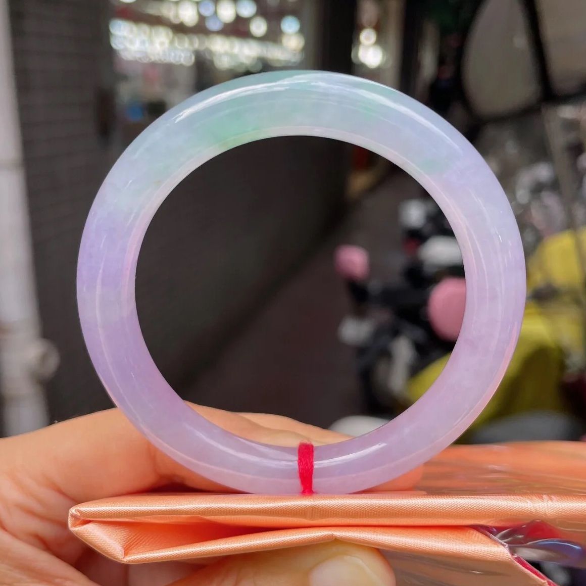 【带证】冰种春彩翡翠手镯缅甸天然正圈玉镯子飘绿花淡紫罗兰