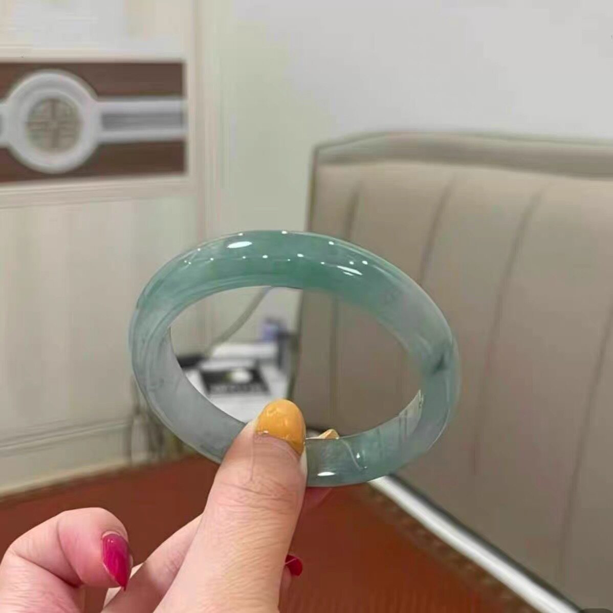 冰种翡翠手镯女款缅甸老坑冰种飘花玉手镯正圈玉石翠绿色翡翠镯子