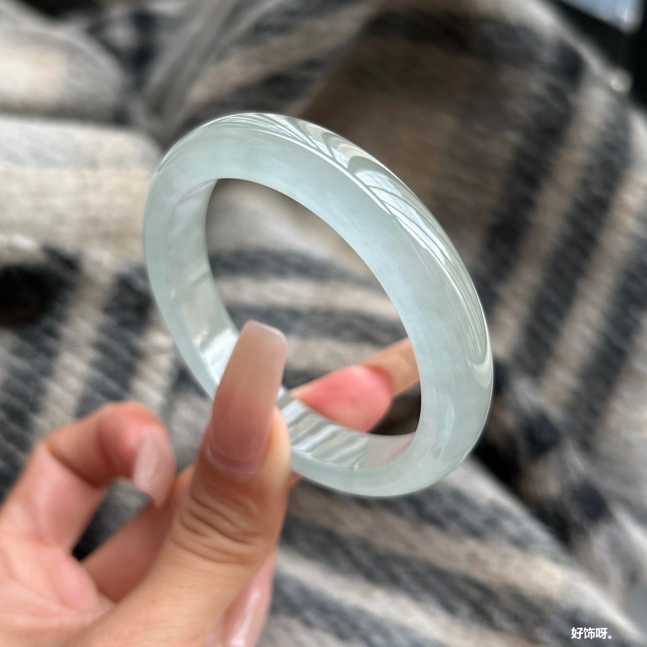 天然缅甸女款翡翠手镯女冰种浅绿单色浅色油青手镯晴水翡翠玉