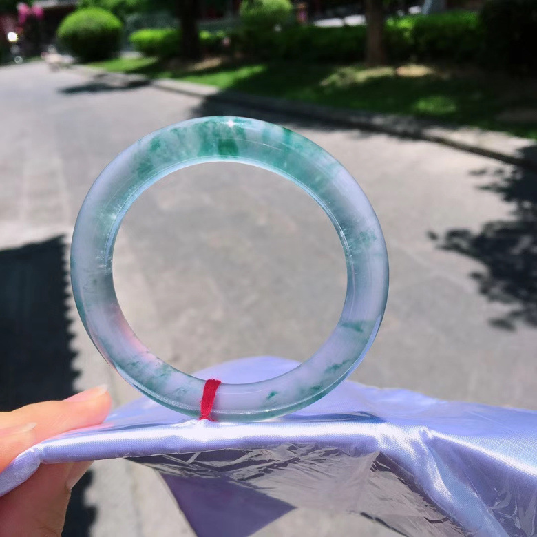 翡翠冰种手镯玉镯玉手镯子飘花圆条贵妃镯玻璃种阳绿天然正品