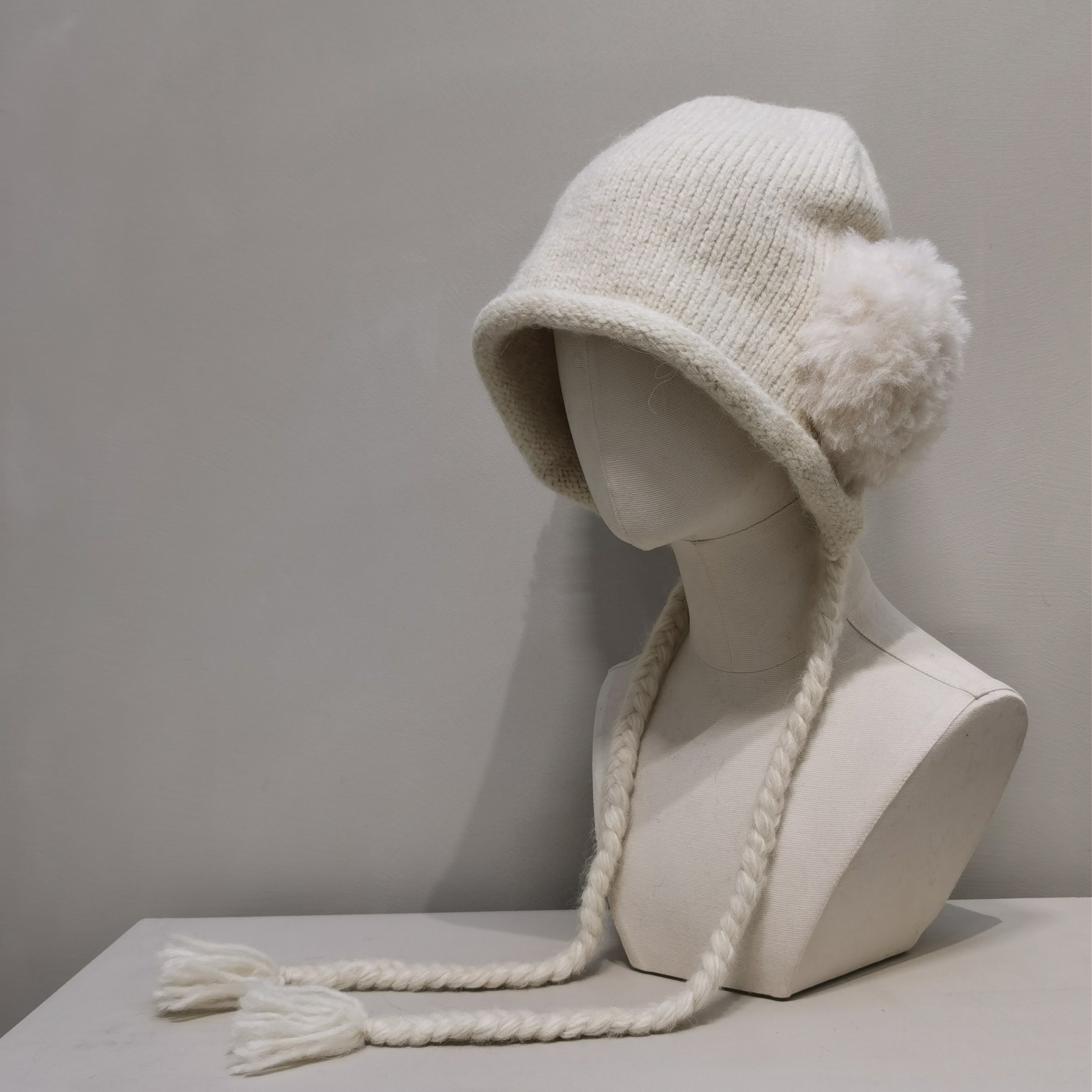 设计师款羊毛保暖护耳帽子女秋冬季针织冷帽时尚系带针织帽骑车帽,服饰配件/皮带/帽子/围巾,帽子,淘宝优惠券,粉丝福利购,淘宝优惠卷