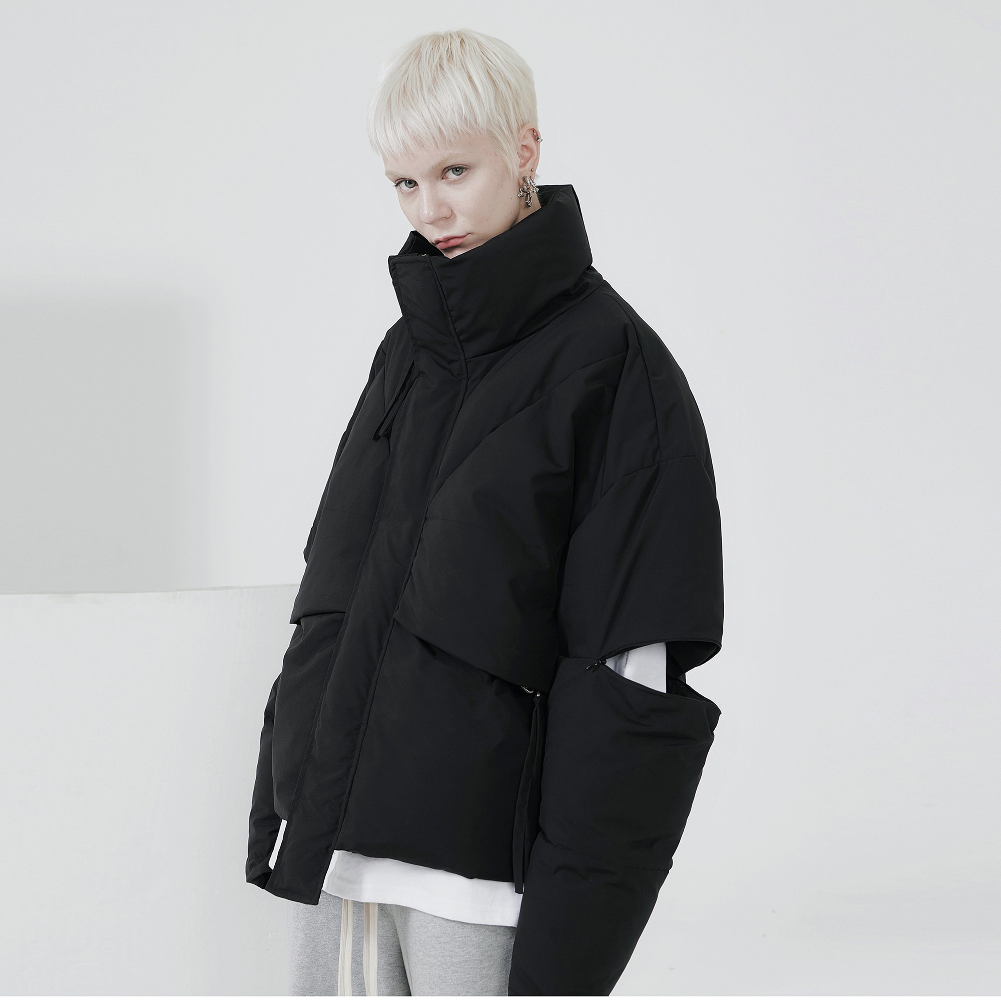 LOSTCTRL DECONSTRUCTS THE DESIGN SENSE OF DOWN PADDED JACKET FOR MEN AND WOMEN AND THE NEW WINTER COUPLE COAT FOR MENS AND WOMENS FASHION BRANDS