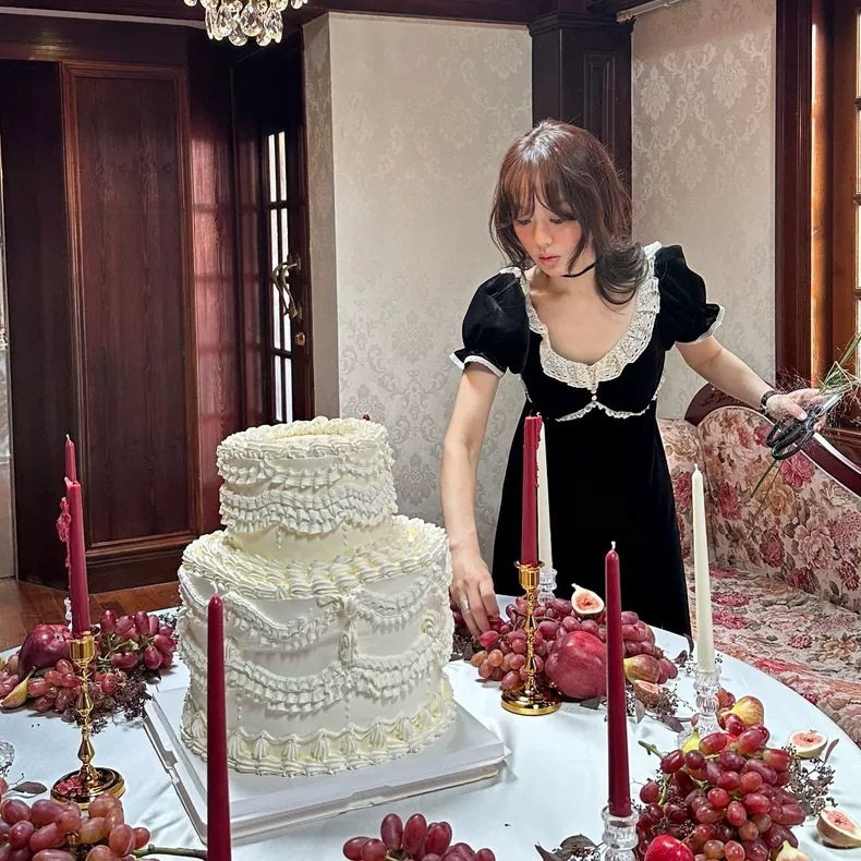 2026春季新款韩国东大门fl*tta收腰显瘦蕾丝花边短袖丝绒连衣裙,女装/女士精品,连衣裙,淘宝优惠券,粉丝福利购,淘宝优惠卷