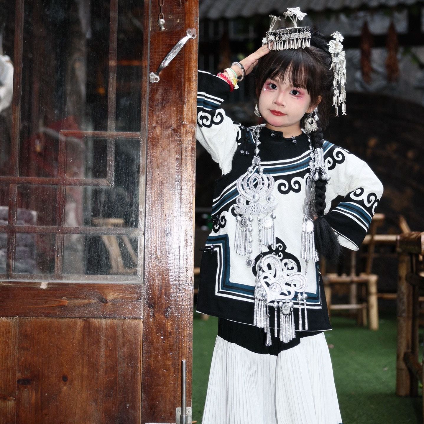 民族服饰藏一方风情揽尽民族美