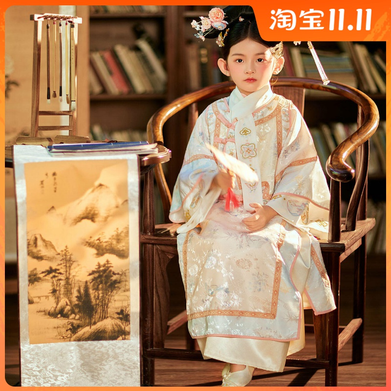 一袭汉服惊艳时光古韵自来