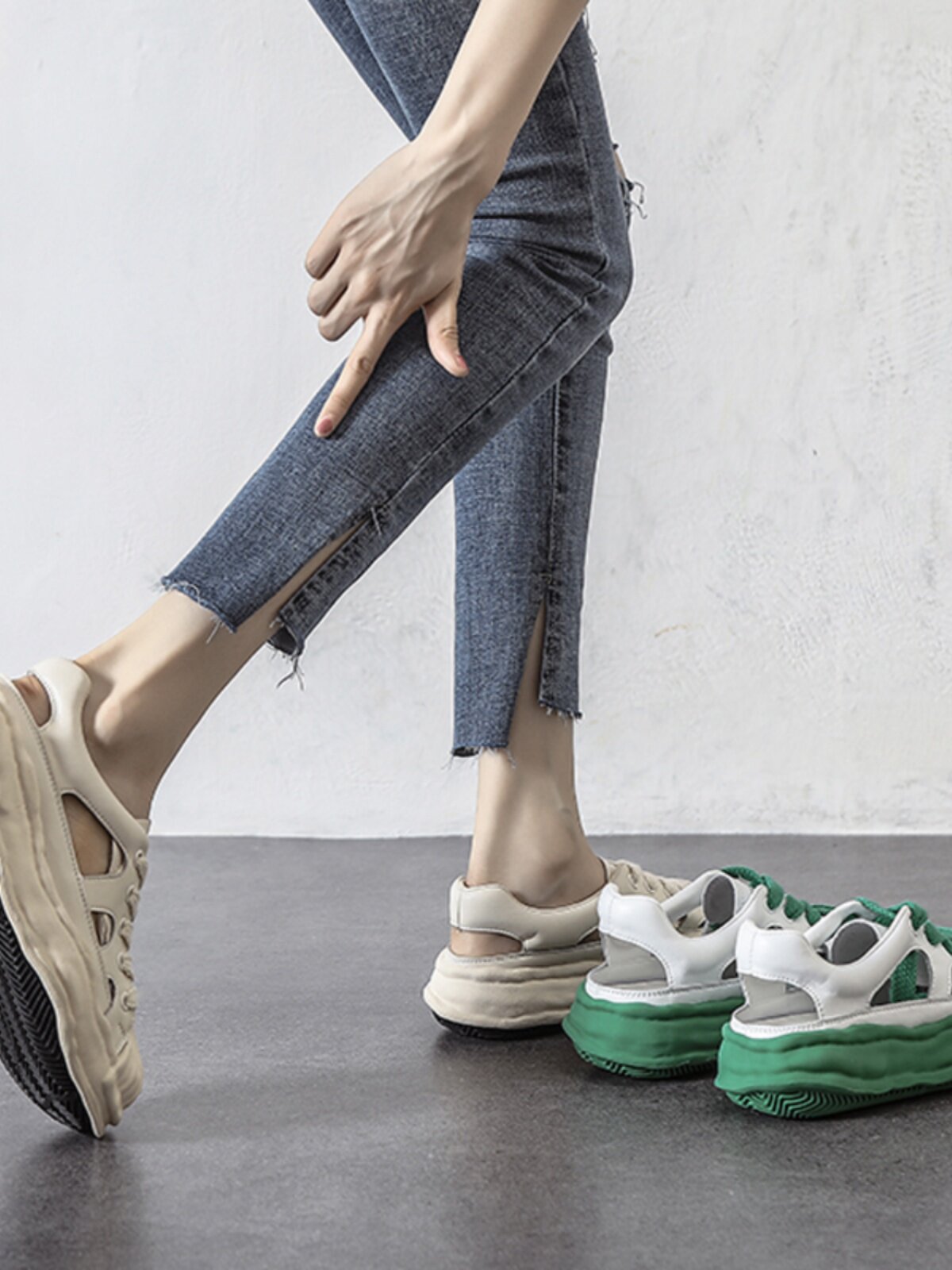 ZASAFRAN RECOMMENDED IF IT IS EASY TO WEAR  ROMAN CUT-OUT SPORTS TOE SANDALS WOMENS SHELL HEAD LEATHER THICKNESS SOLE 4CM