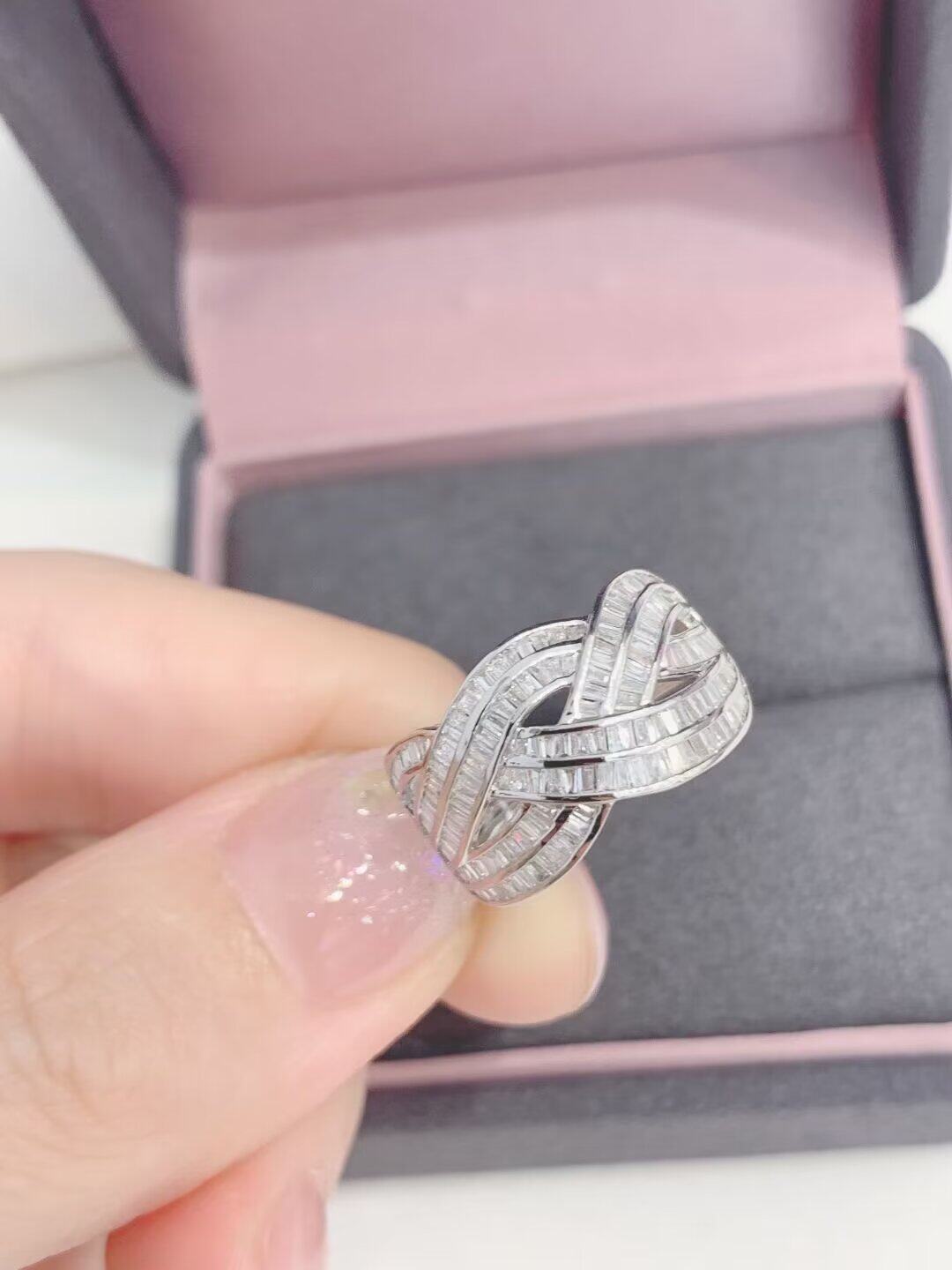 18K金女镶嵌 0.75克拉天然南非高品质钻石双排梯方麻花戒指送证书