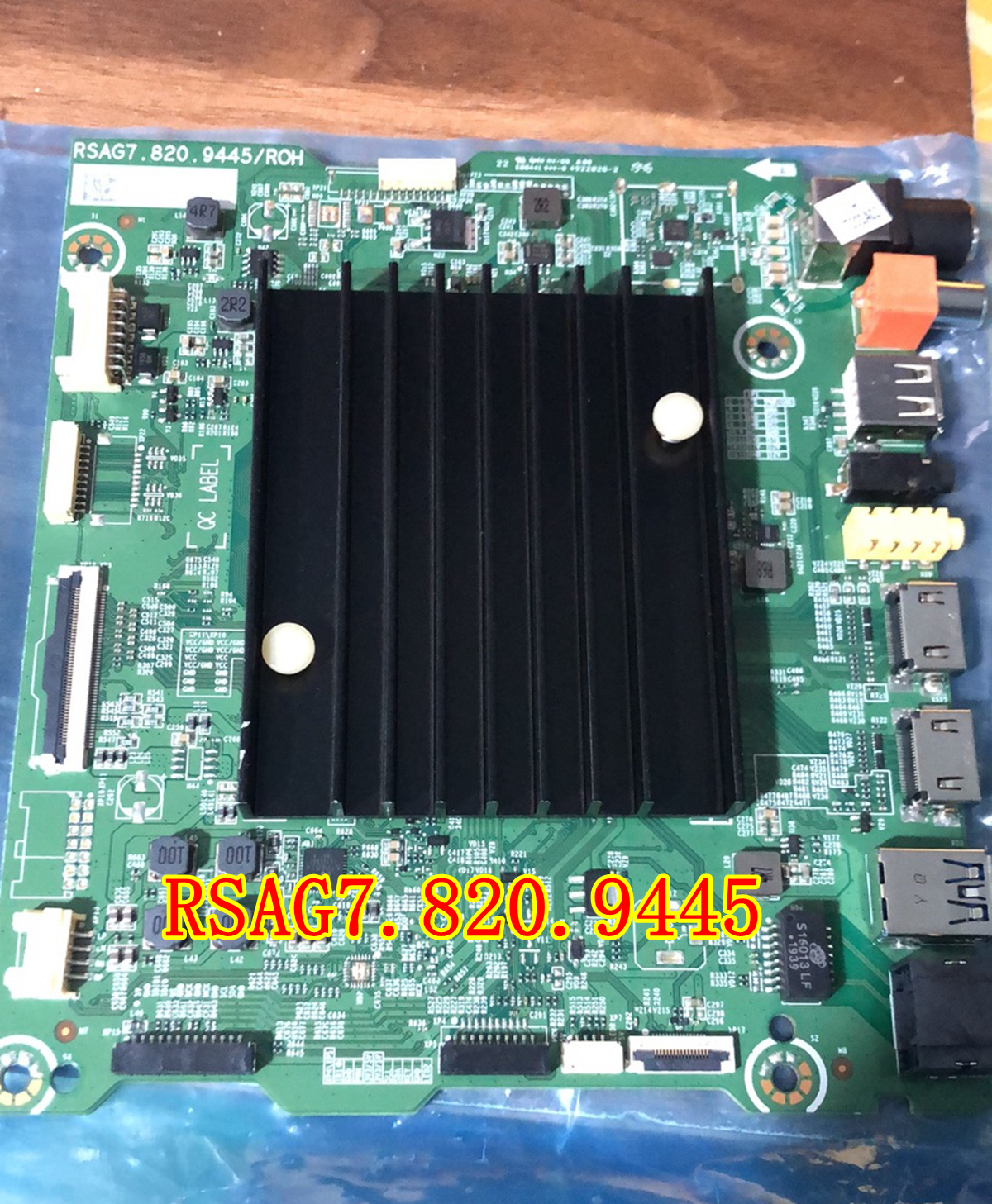 海信 55S7 65S7 主板 RSAG7.820.9445 65B1-MAXC测好