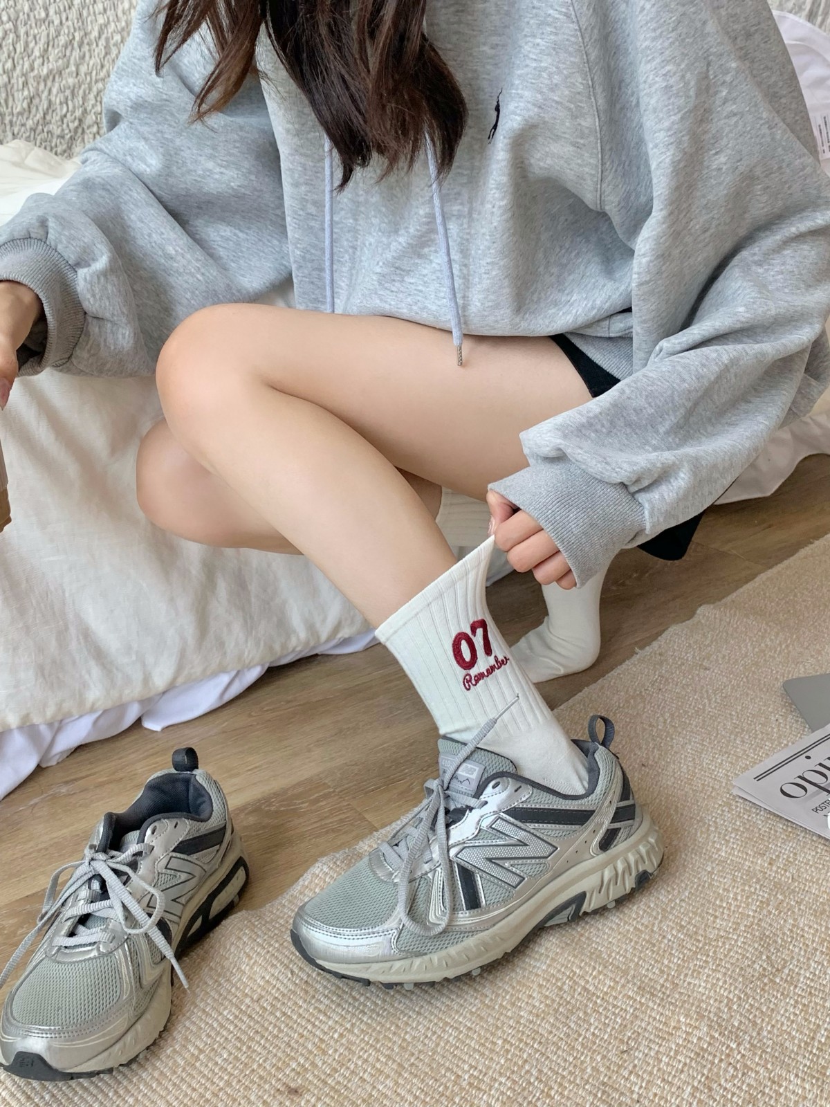 吸汗情侣棉刺绣中筒袜