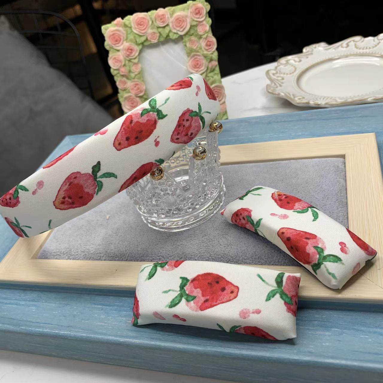 甜美草莓~可爱洛可可风百搭布面增高宽边发箍网红ins风发夹头饰,饰品/流行首饰/时尚饰品新,发饰,淘宝优惠券,粉丝福利购,淘宝优惠卷