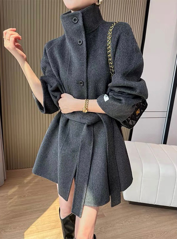 高级感灰色毛呢外套女春秋2025新款小个子香风收腰短款呢子厚大衣