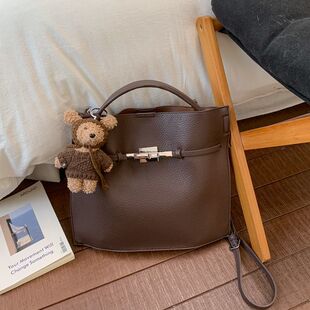 爆款时尚简约韩系女包拍照通勤慵懒ins风高颜值女士通用单肩包