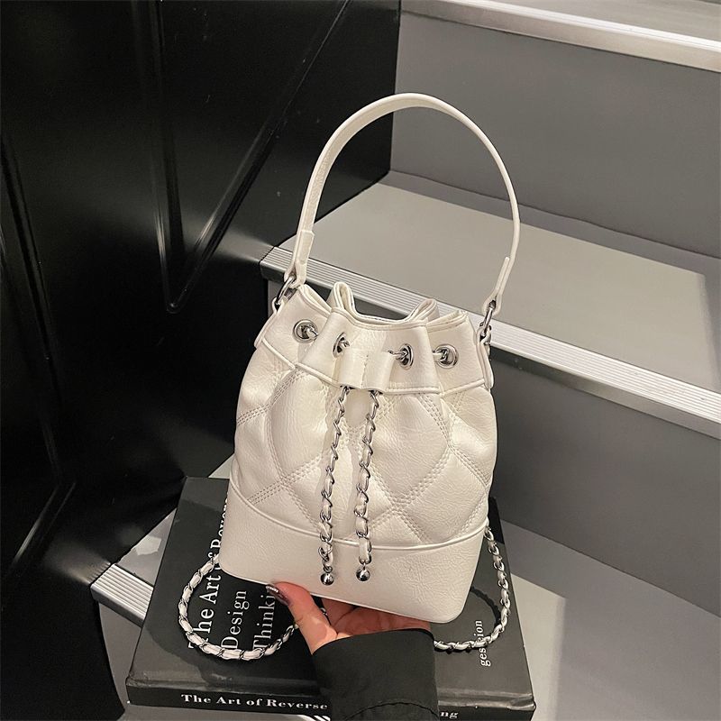 香风新款包包单肩时尚菱格水桶链条高级斜挎包慵懒风精致女包