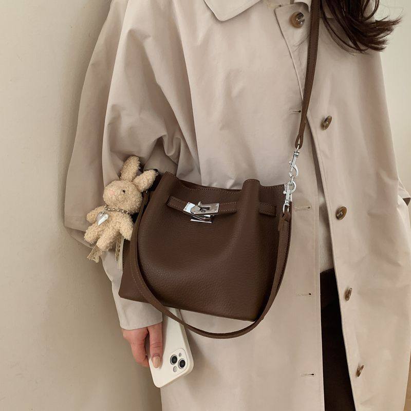 2026新款高颜值时尚百搭单肩包精致大容量轻便斜挎包女包,箱包皮具/热销女包/男包,单肩包,淘宝优惠券,粉丝福利购,淘宝优惠卷