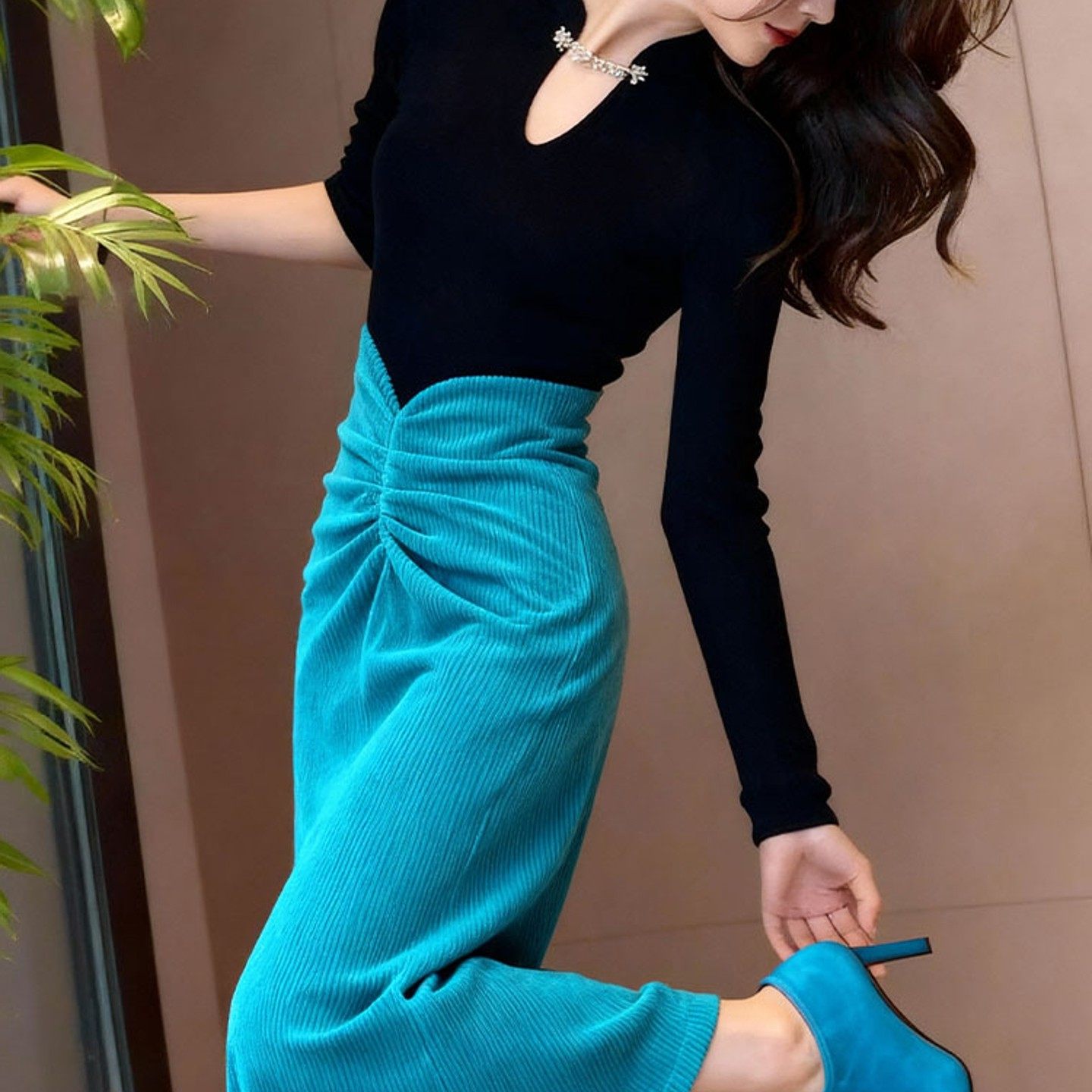 外贸撤回法式湖蓝色灯芯绒半身裙女秋冬加厚包臀开叉雪尼尔长裙子,女装/女士精品,大码半身裙,淘宝优惠券,粉丝福利购,淘宝优惠卷