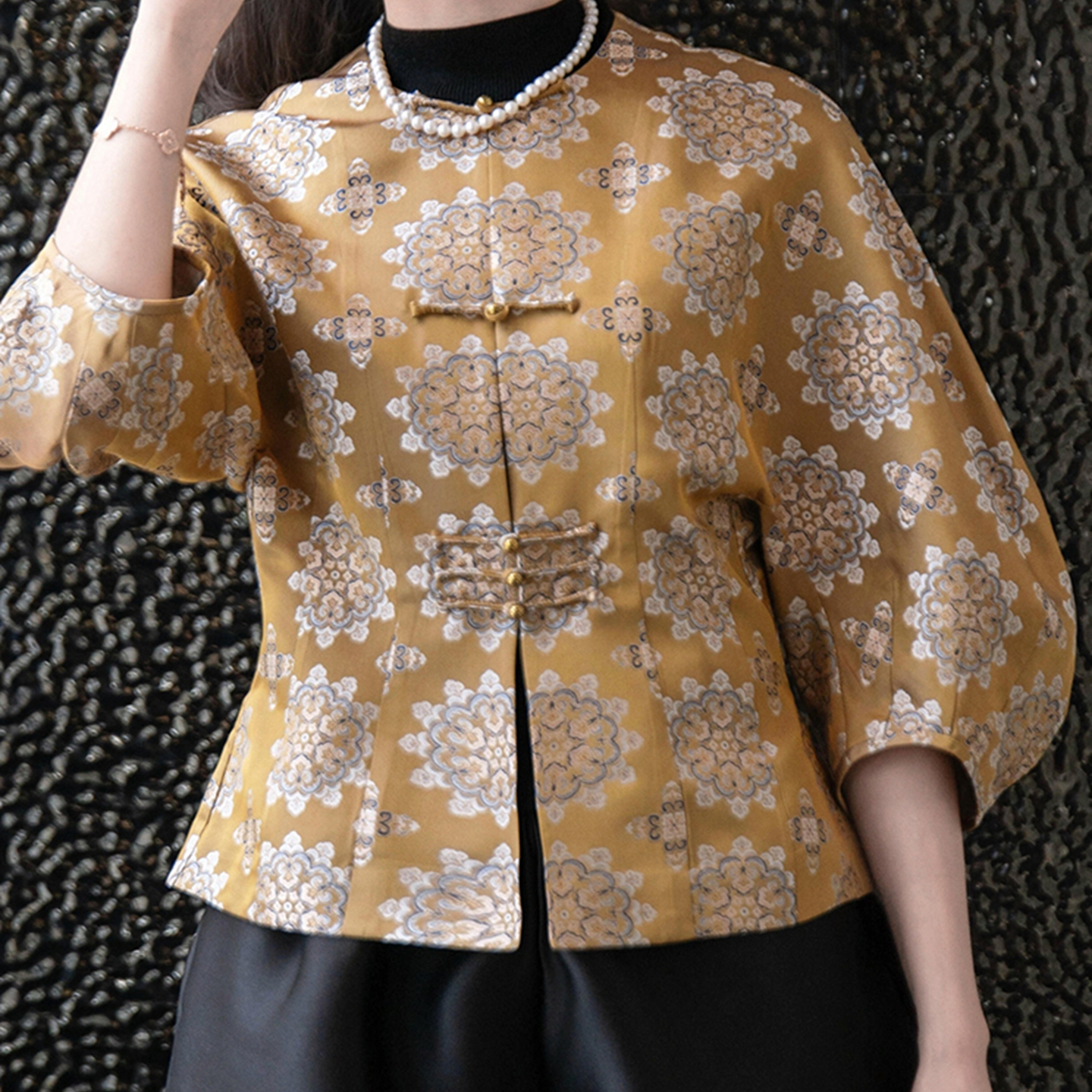 外贸撤回新中式国风高级感气质黄色印花开衫上衣女2025秋新款爆款