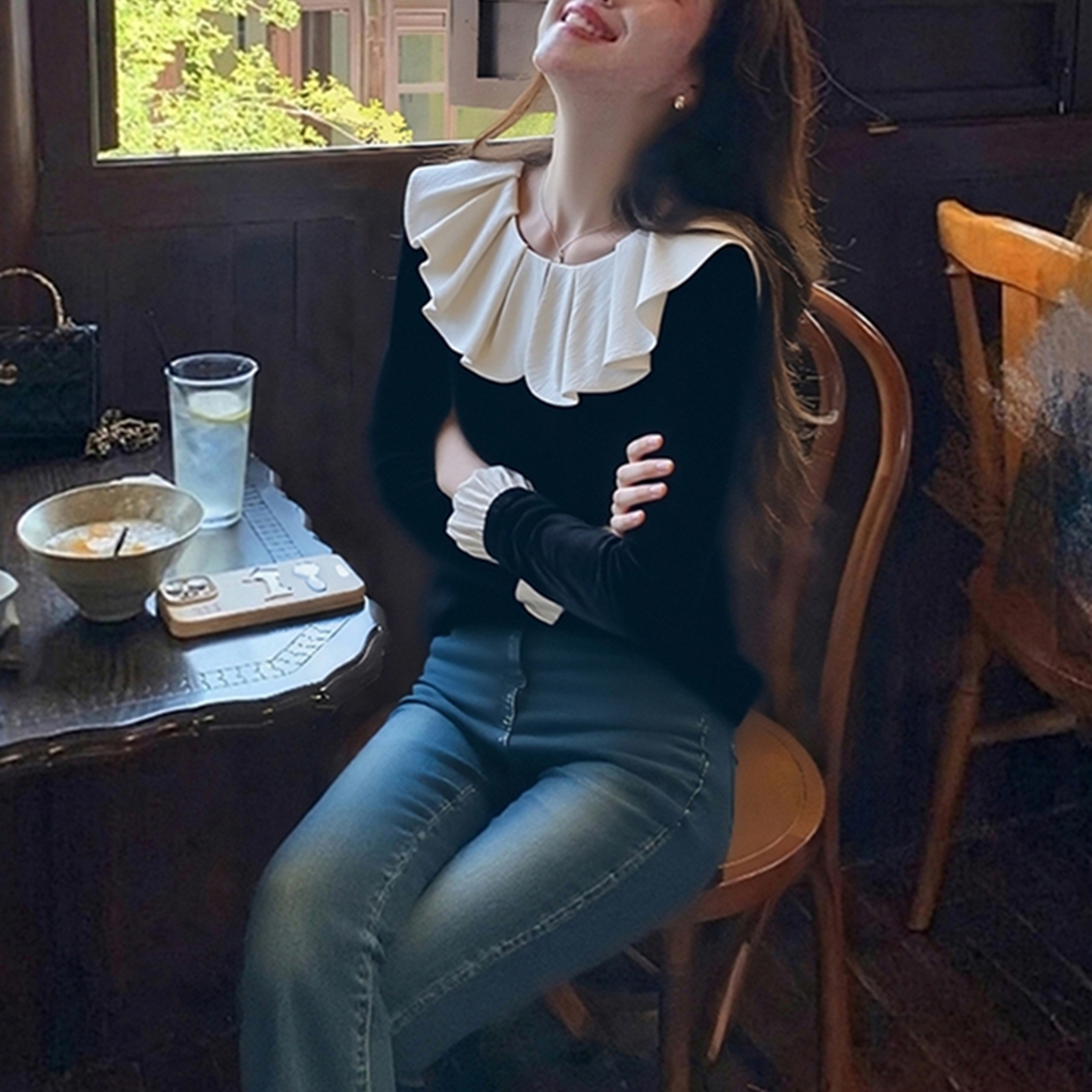 外贸撤回小众不撞衫荷叶边上衣独特超好看洋气减龄黑色丝绒衬衫女