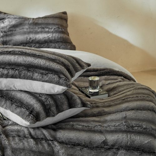 兔毛绒轻奢简约条纹仿皮草灰色