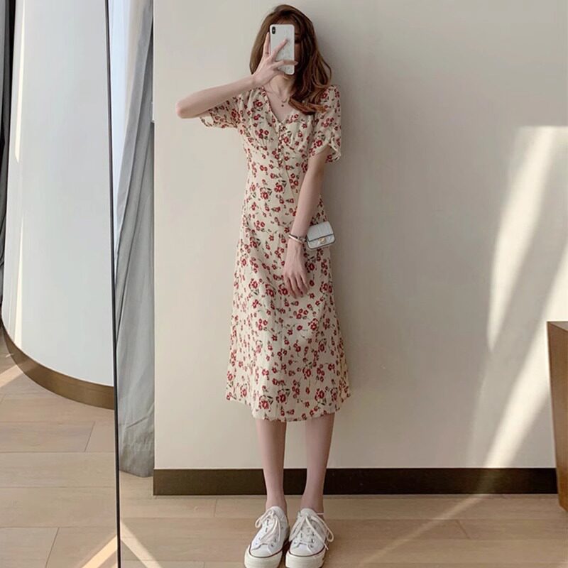 法式V领甜美初恋碎花连衣裙女夏季大码微胖MM显瘦遮肚中长款裙子