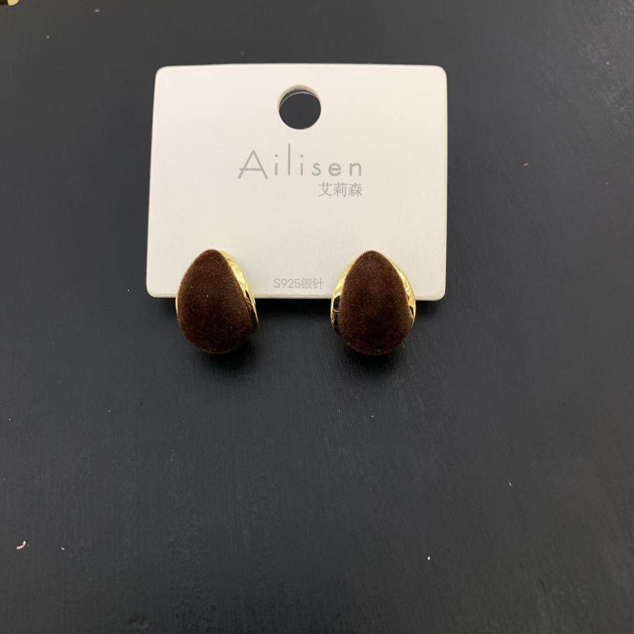 【NO退NO换】复古港风丝绒水滴形耳环EH17320AO婉儿 12.13