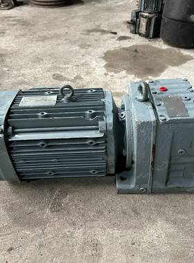 议价SEW减速机型号R77 DRE132S4. 速比23.37，