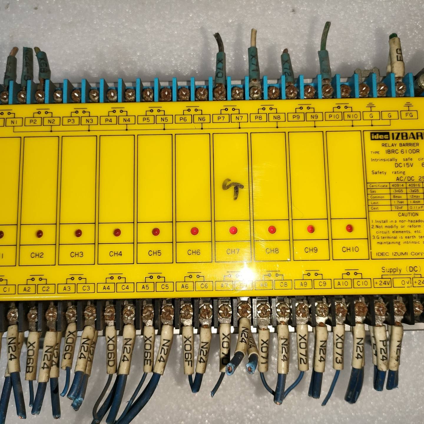 议价和泉IDEC IZBARL继电器IBRC610DR，原装拆机