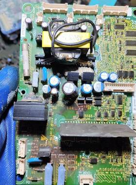 议价安川A1000系列变频器驱动板ETC710143