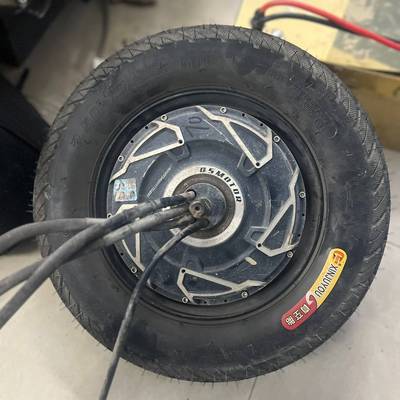 议价5代3500wp成色很新 有点脏 上车2个月正常