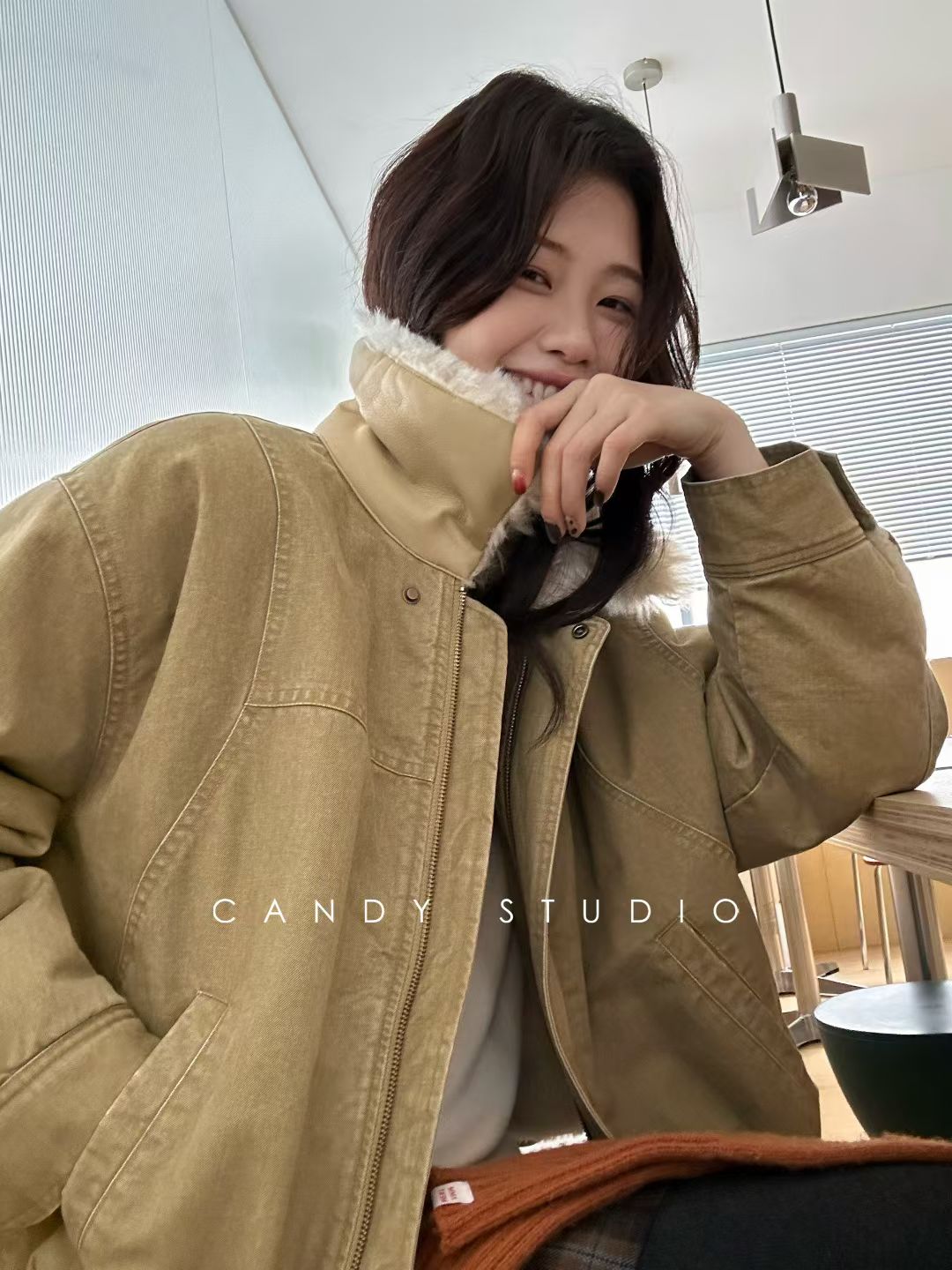 毛毛翻领加绒派克服女2025冬季新款显瘦百搭立领加绒短款外套女